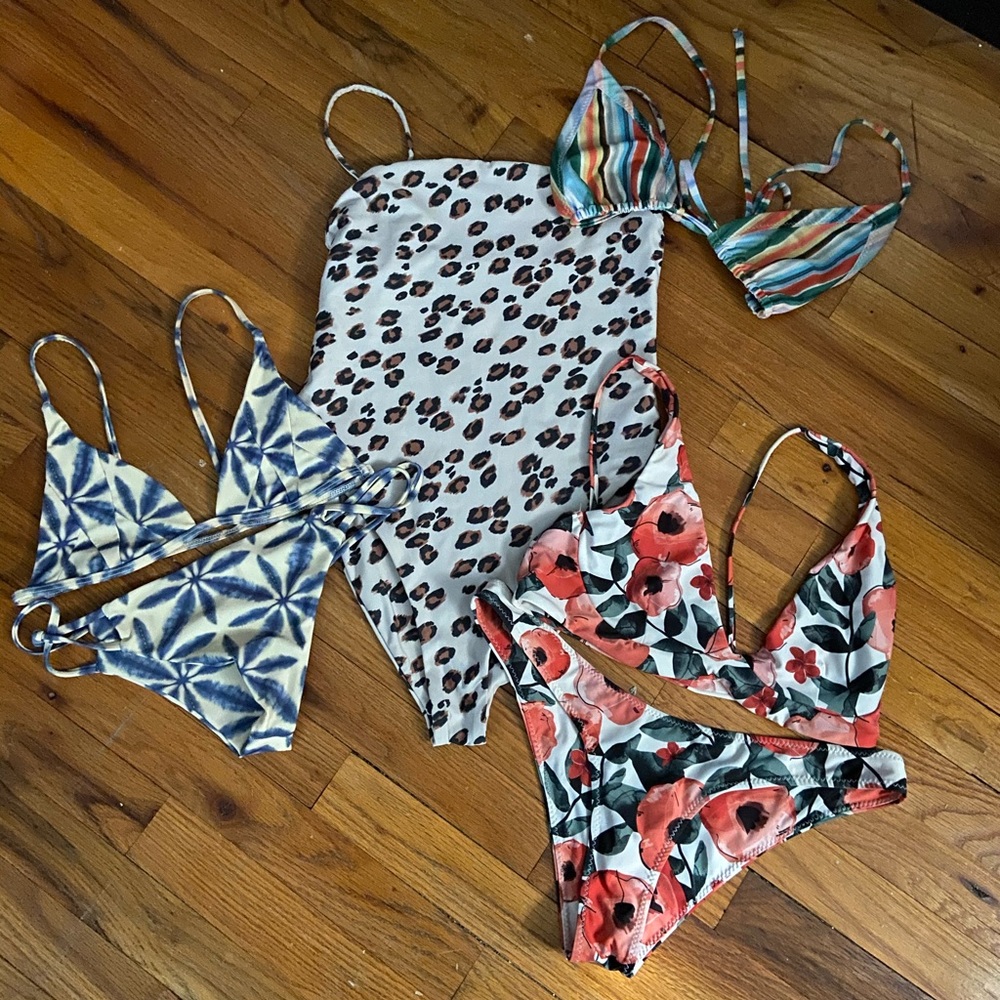 SOLD-Stone fox swimwear